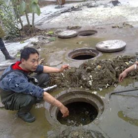 化粪池清掏.jpg