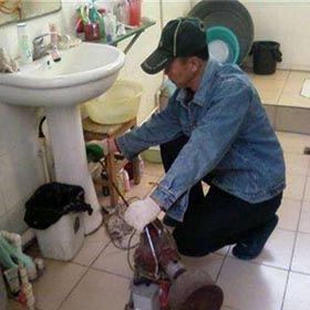 马桶疏通1.jpg